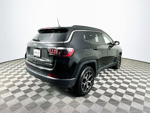 Certified 2025 Jeep Compass Limited image 11