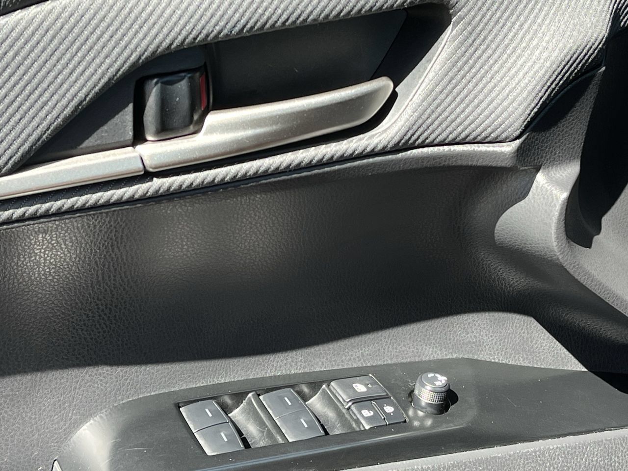 Used 2025 Toyota Camry SE FWD image 21