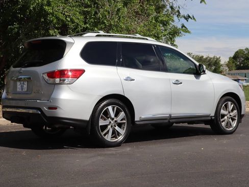 Used 2016 Nissan Pathfinder Platinum AWD/4WD image 5