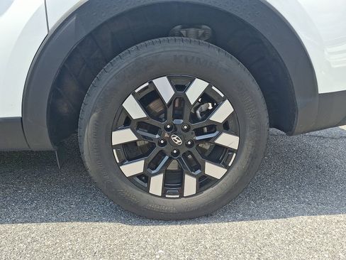 Certified 2025 Hyundai Santa Cruz SE AWD/4WD image 9