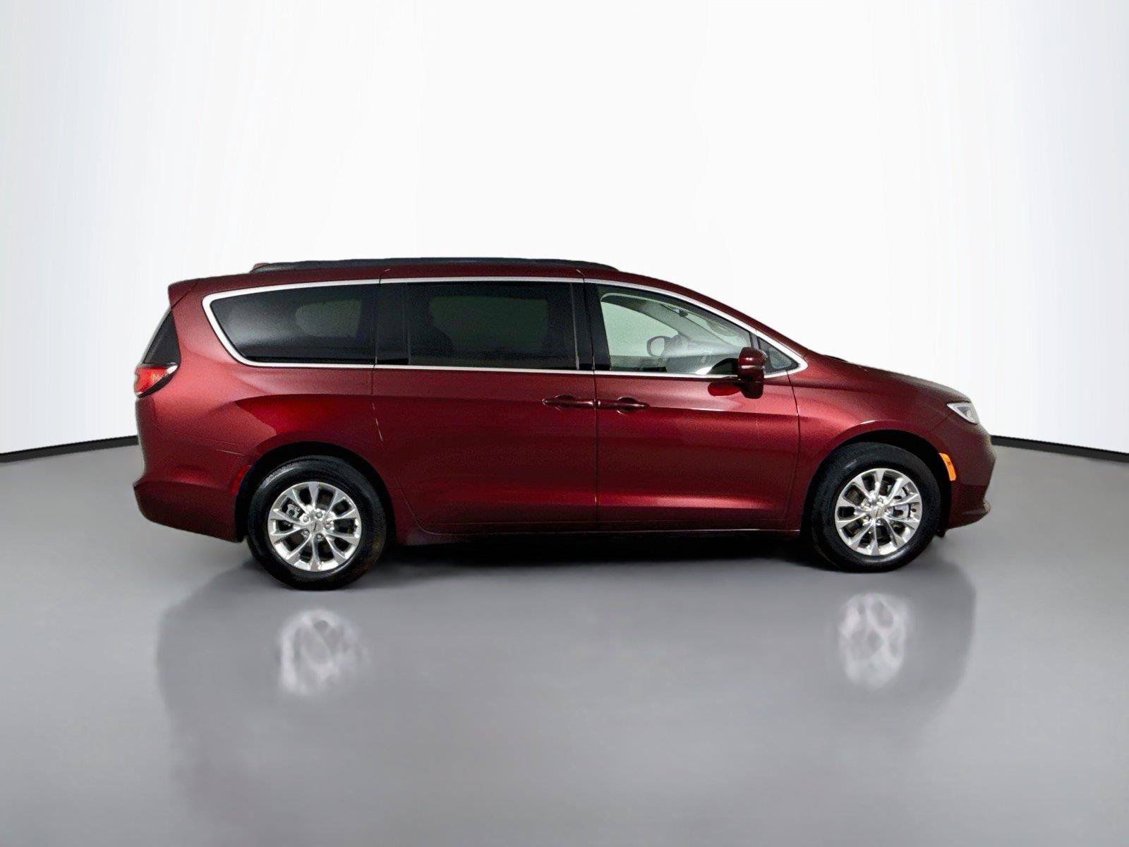 Used 2022 Chrysler Pacifica Touring-L AWD/4WD image 17