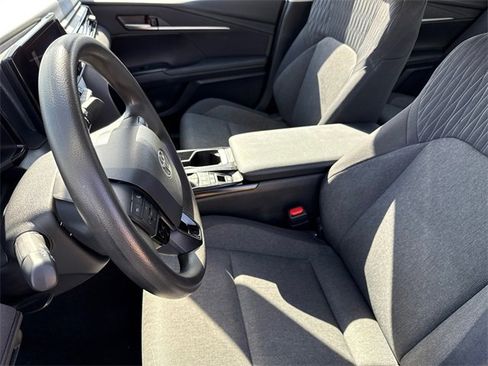 Used 2025 Toyota Camry LE image 19