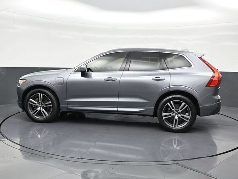 Used 2019 Volvo XC60 T8 Momentum w/ Premium Package AWD/4WD image 2
