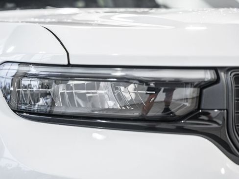 New 2025 Jeep Grand Cherokee L Limited w/ Luxury Tech Group II image 13