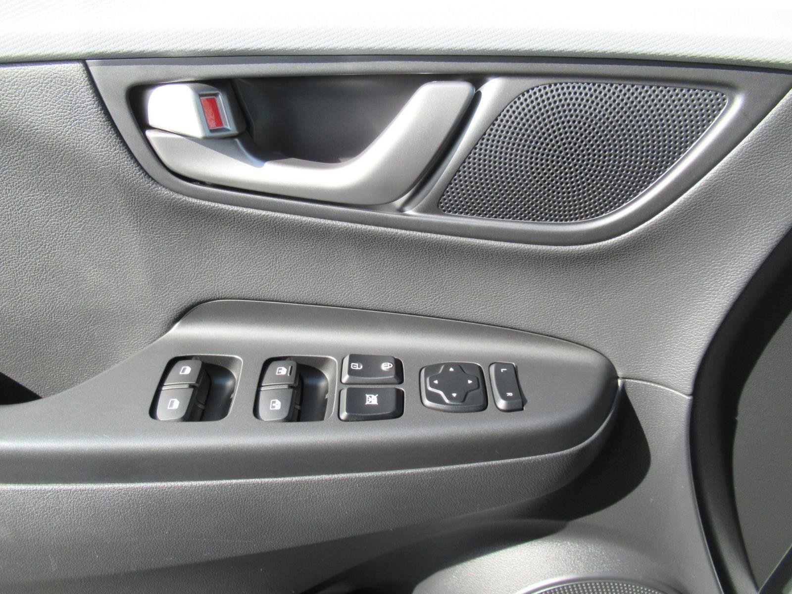 Used 2020 Hyundai Kona Limited FWD image 23