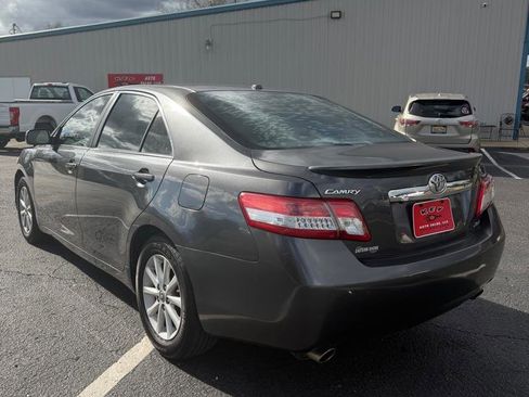 Used 2010 Toyota Camry XLE image 6