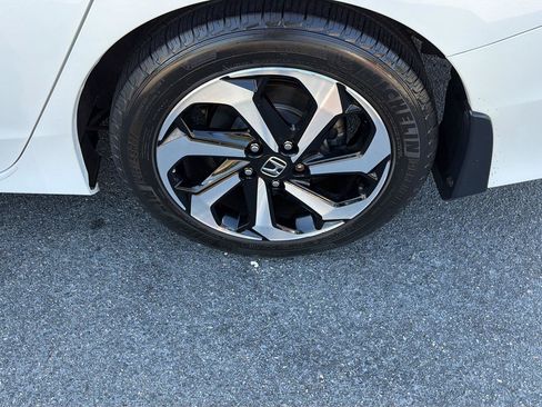 Used 2017 Honda Accord EX-L image 38