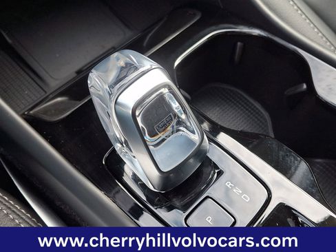 Certified 2025 Volvo XC40 B5 Ultra w/ Protection Package Premier image 16