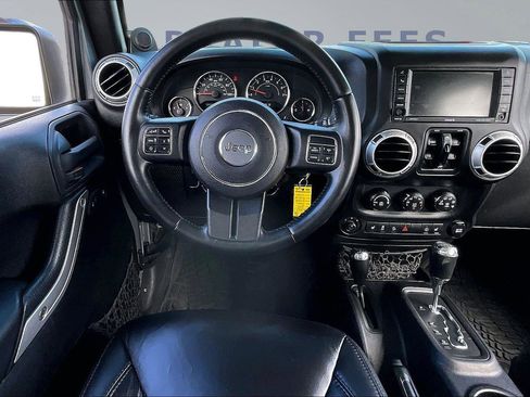 Used 2014 Jeep Wrangler Unlimited Rubicon w/ Dual Top Group image 8