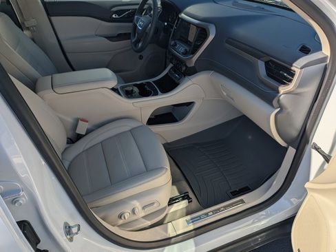Used 2023 GMC Acadia Denali image 12