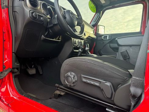 Certified 2023 Jeep Gladiator Sport image 11