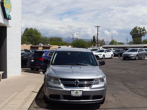 Used 2020 Dodge Journey SE image 16