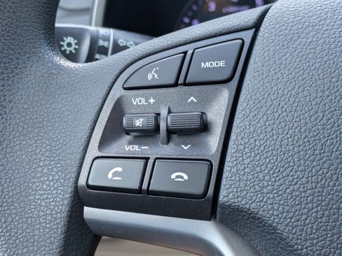 Used 2020 Hyundai Tucson Value FWD image 23