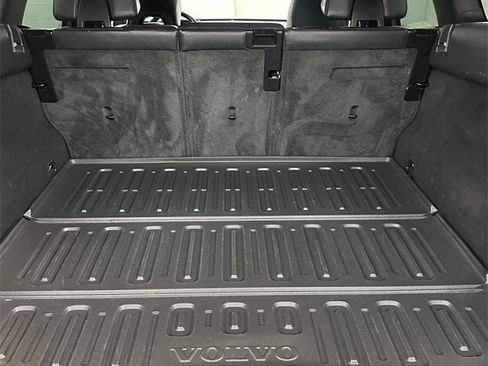 Used 2017 Volvo XC60 T6 R-Design w/ Climate Package image 32