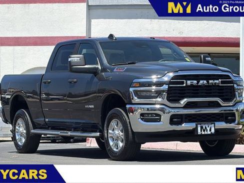 Used 2025 RAM 2500 Big Horn AWD/4WD image 1