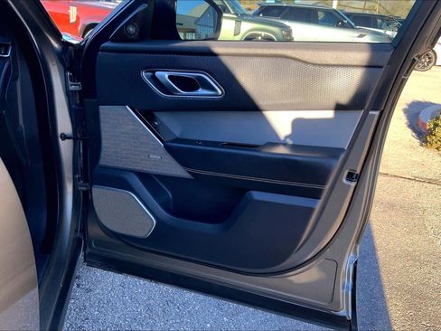 Used 2020 Land Rover Range Rover Velar R-Dynamic S image 22