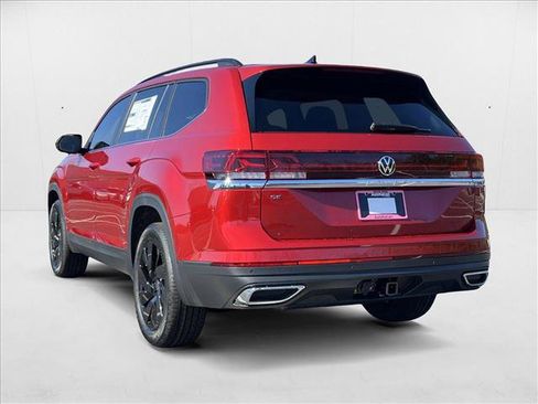 Used 2025 Volkswagen Atlas SE image 8