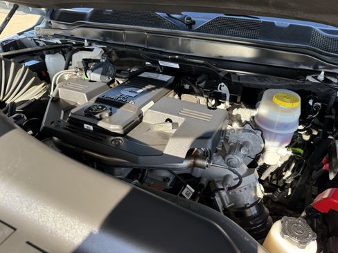 Used 2024 RAM 2500 Laramie image 33