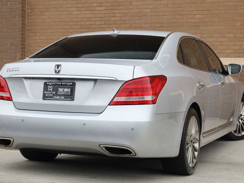 Used 2015 Hyundai Equus Signature RWD image 9