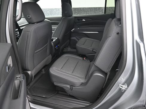 New 2026 Chevrolet Traverse LT FWD image 29