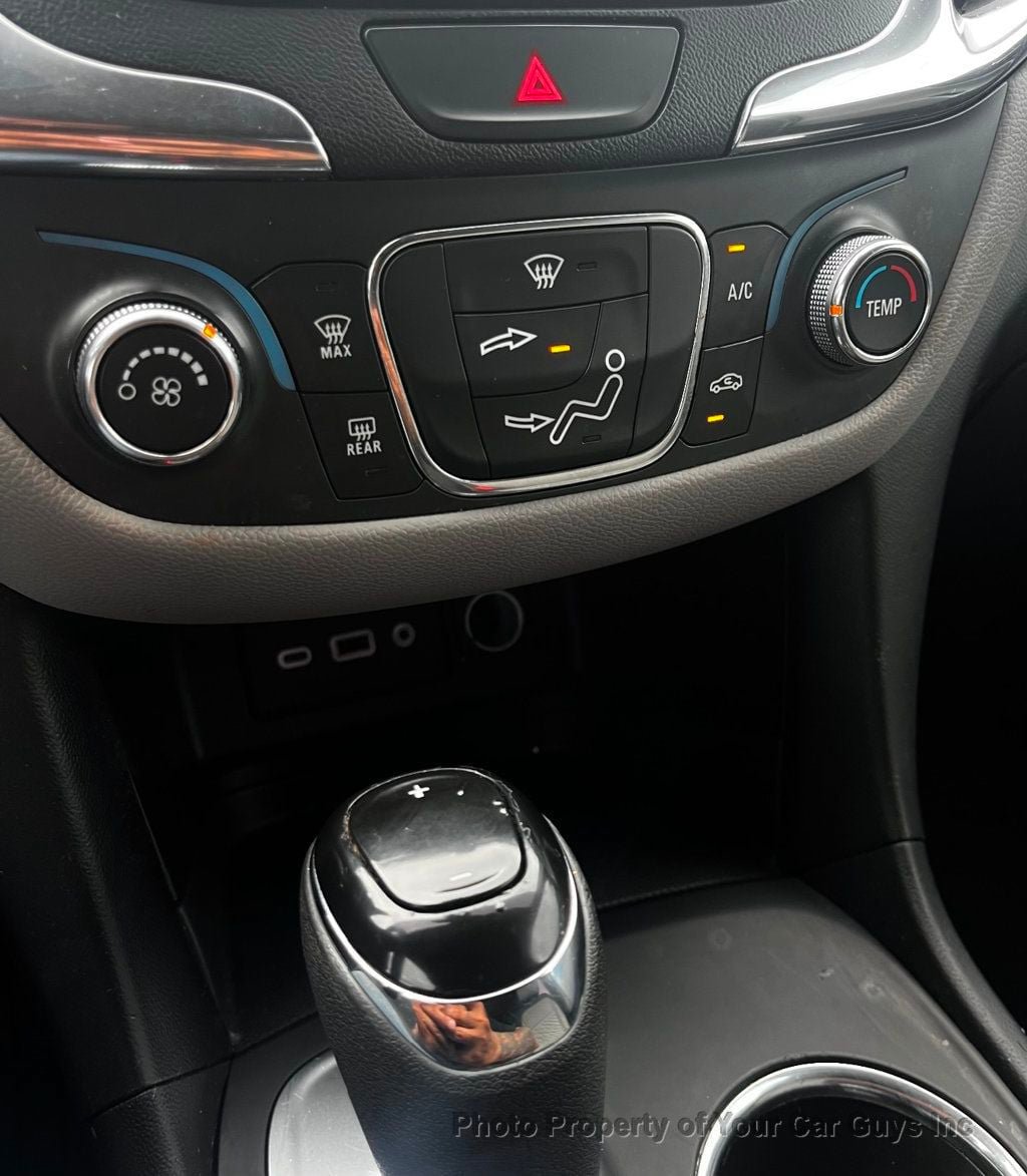 Used 2020 Chevrolet Equinox LS w/ LS Convenience Package FWD image 24