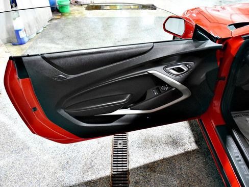 Used 2018 Chevrolet Camaro LT RWD image 34
