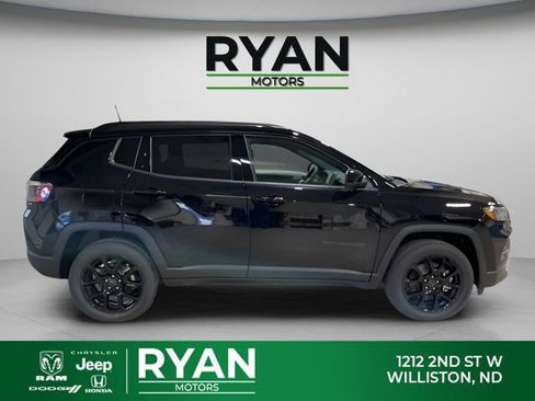 New 2026 Jeep Compass Latitude image 10