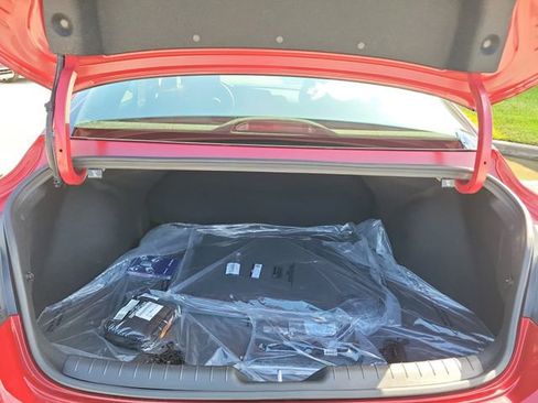 Used 2025 Hyundai Elantra Sport image 10