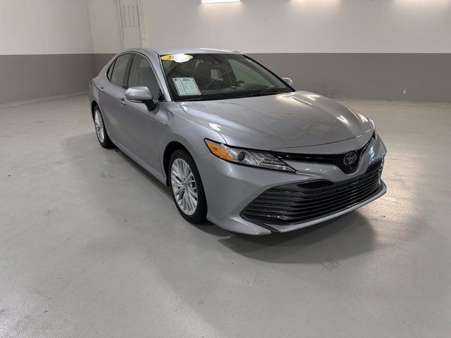 Used 2018 Toyota Camry XLE FWD image 4