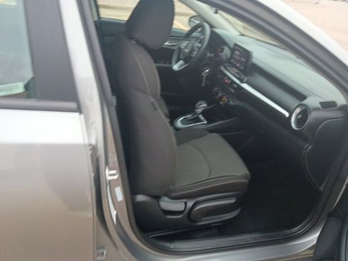 Used 2024 Kia Forte LXS image 8