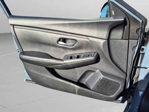 Certified 2024 Nissan Sentra SV FWD image 23