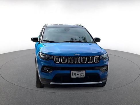 Used 2025 Jeep Compass Limited image 3