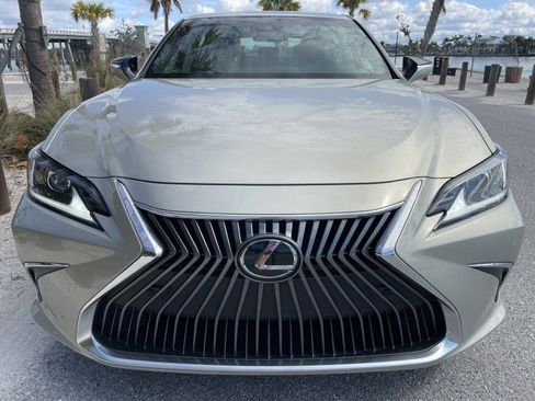 Used 2021 Lexus ES 350 w/ Premium Package image 4