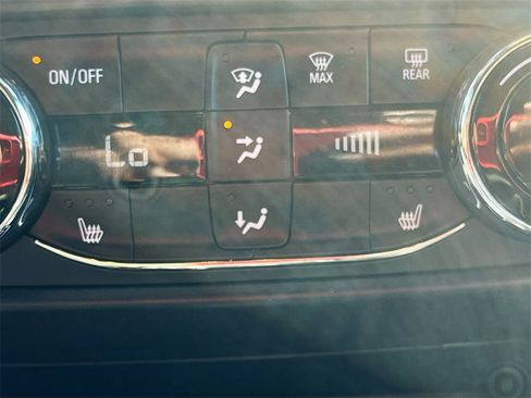 Used 2023 Chevrolet TrailBlazer RS w/ Sun and Liftgate Package image 20