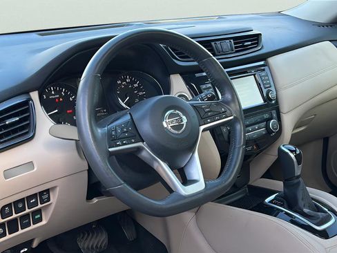 Used 2017 Nissan Rogue SL w/ SL Premium Package image 30