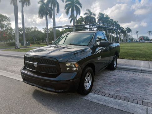 Used 2017 RAM 1500 Tradesman RWD image 3