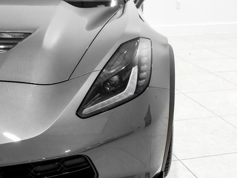 Used 2015 Chevrolet Corvette Z06 w/ 2LZ Preferred Equipment Group image 34