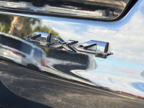 Used 2023 Jeep Grand Cherokee L Laredo image 11