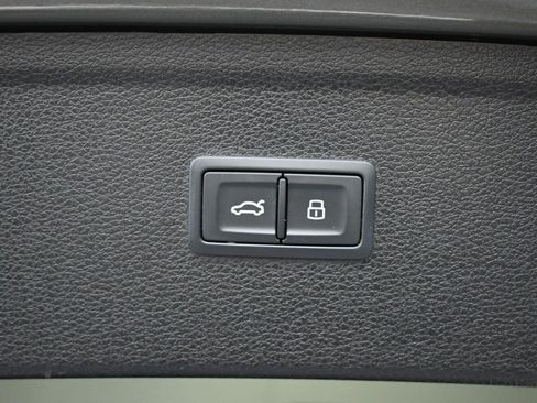 Used 2023 Audi SQ5 Prestige w/ Prestige Package image 17