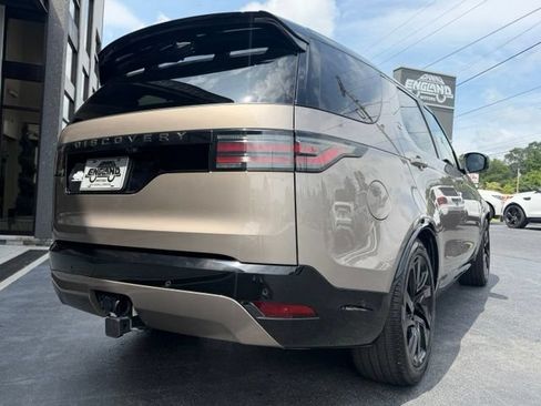 Used 2024 Land Rover Discovery Dynamic SE AWD/4WD image 3