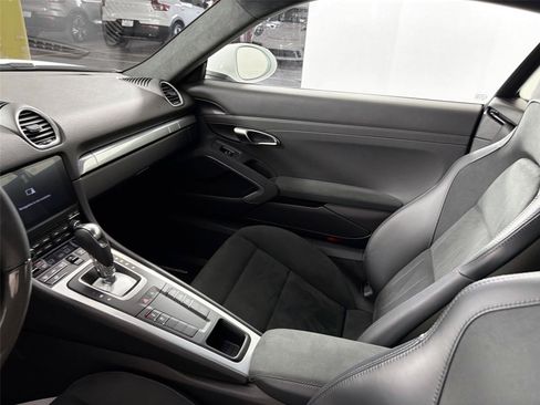 Certified 2025 Porsche 718 Cayman GTS RWD image 27