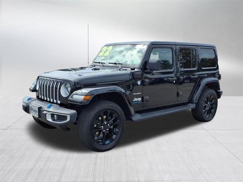 Used 2023 Jeep Wrangler Unlimited Sahara w/ Cold Weather Group image 8