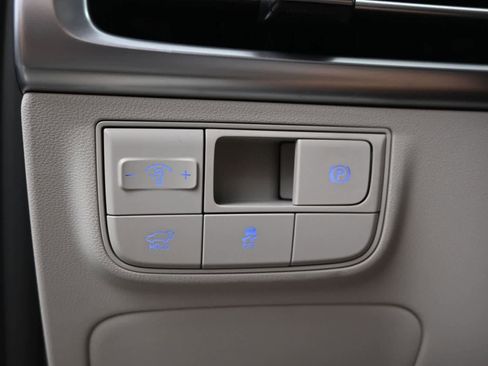 Certified 2025 Hyundai Tucson Limited AWD/4WD image 22