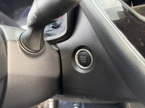 Certified 2025 Toyota Corolla SE image 18