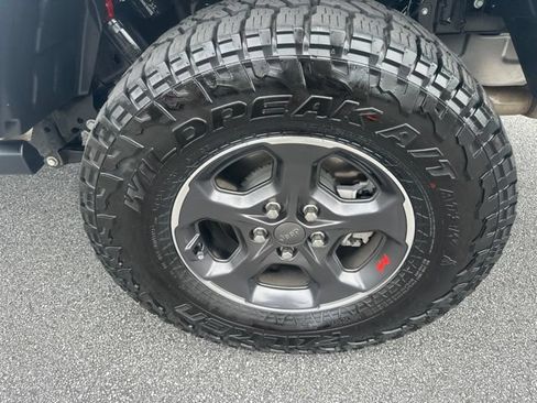 Used 2023 Jeep Gladiator Rubicon w/ Cold Weather Group AWD/4WD image 20