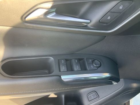 Used 2024 Chevrolet Traverse LT image 13