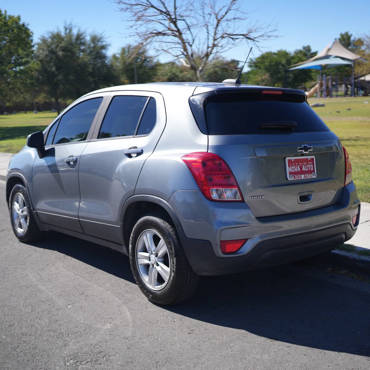 Used 2020 Chevrolet Trax LS FWD image 6