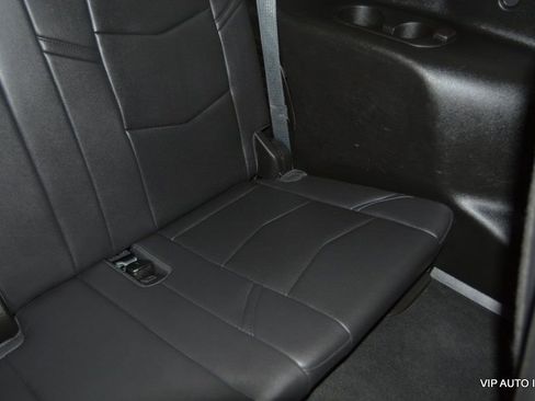 Used 2018 Cadillac Escalade Premium Luxury image 31