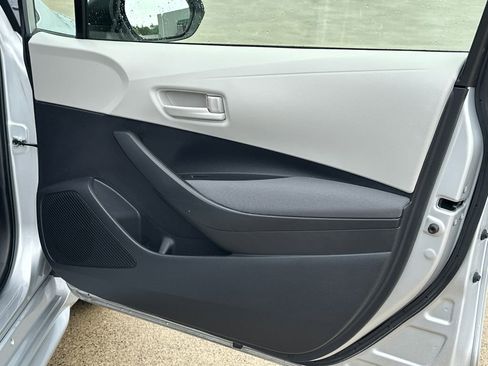 Used 2024 Toyota Corolla LE FWD image 9