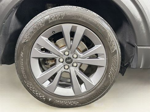 Used 2023 Ford Explorer XLT w/ Equipment Group 202A image 36